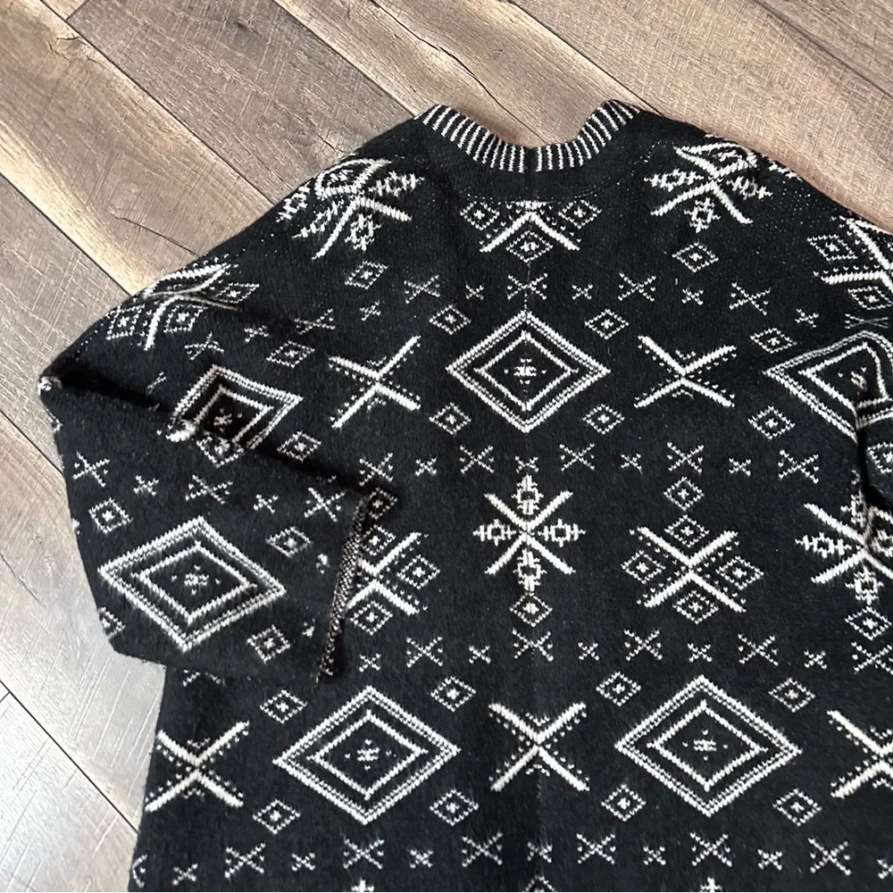 Old Navy Chunky Sweater - Picture 6 of 7